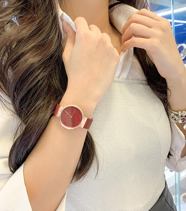 WOMEN'S WATCH